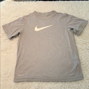 Boys Small Nike Dri-Fit short sleeve T